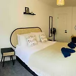 Cosy & Chic Dog Friendly Apartment, Daire