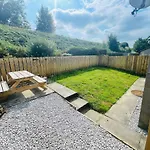 Daire Cosy & Chic Dog Friendly Apartment,