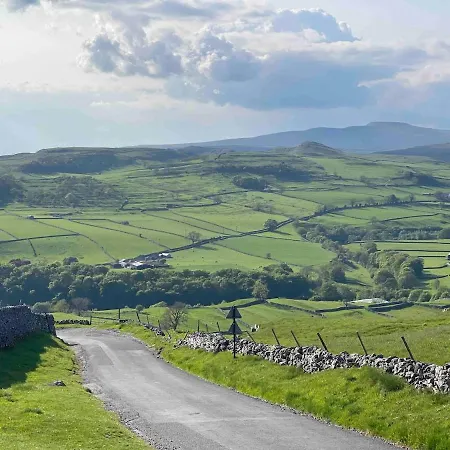 公寓 Cosy & Chic Dog Friendly Apartment, *