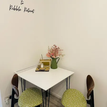 Cosy & Chic Dog Friendly Apartment,