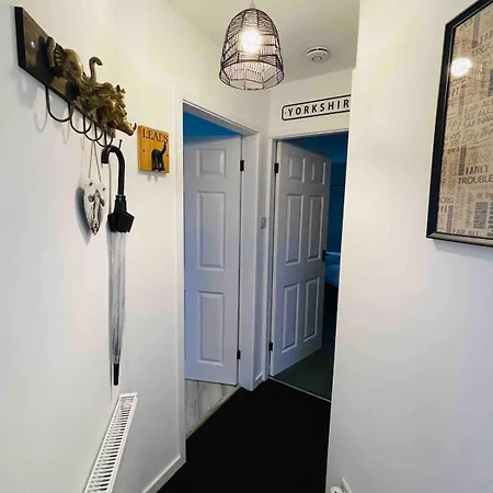 Cosy & Chic Dog Friendly Apartment, *