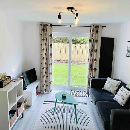 Cosy & Chic Dog Friendly Apartment, Settle