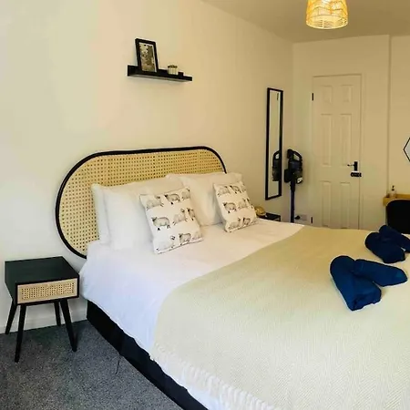 Cosy & Chic Dog Friendly Apartment, Apartament