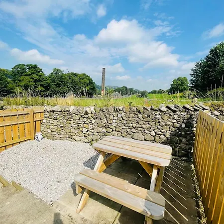 Cosy & Chic Dog Friendly Apartment, *