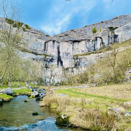 Cosy & Chic Dog Friendly Apartment, Settle